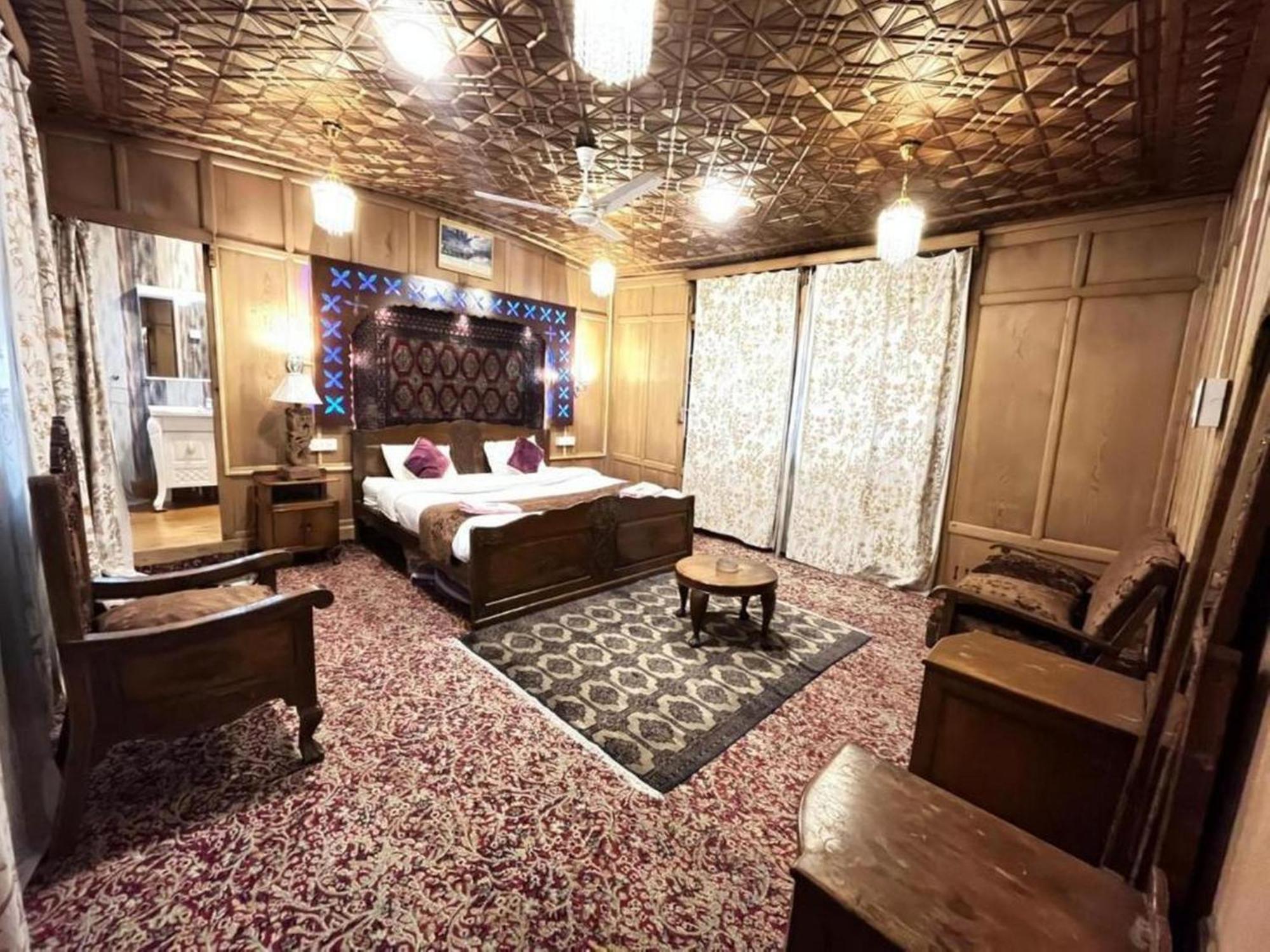 Hotel Floating Luxury Group Of Houseboats Srīnagar Exterior foto